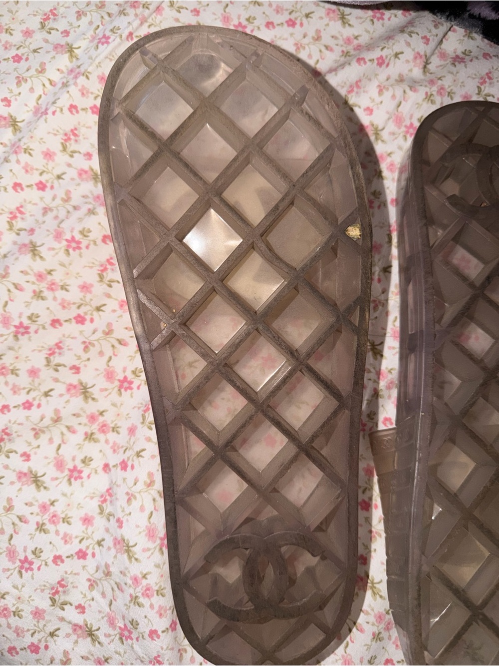 The cutest Chanel translucent slides AUTHENTIC!!😍 - Picture 3 of 7